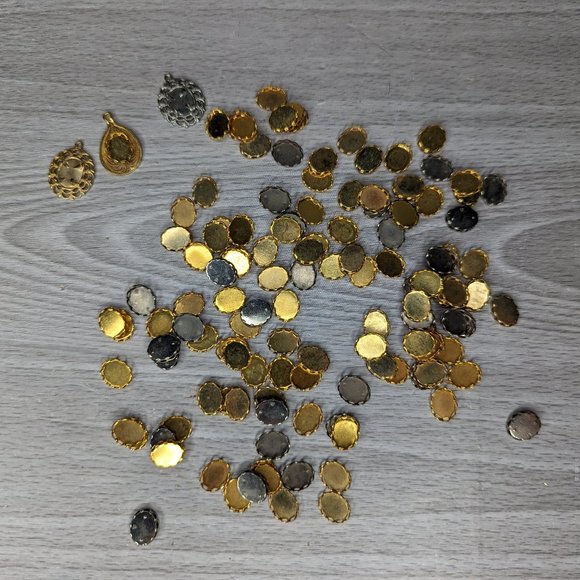 Lot of Various Gold & Silver Tone Cabochon Settings - Picture 1 of 6